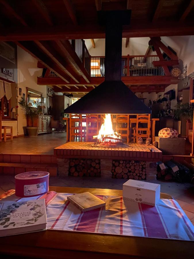 Bed and Breakfast Domaine Des Pierres Trouvees Saint-Vincent  Exterior foto